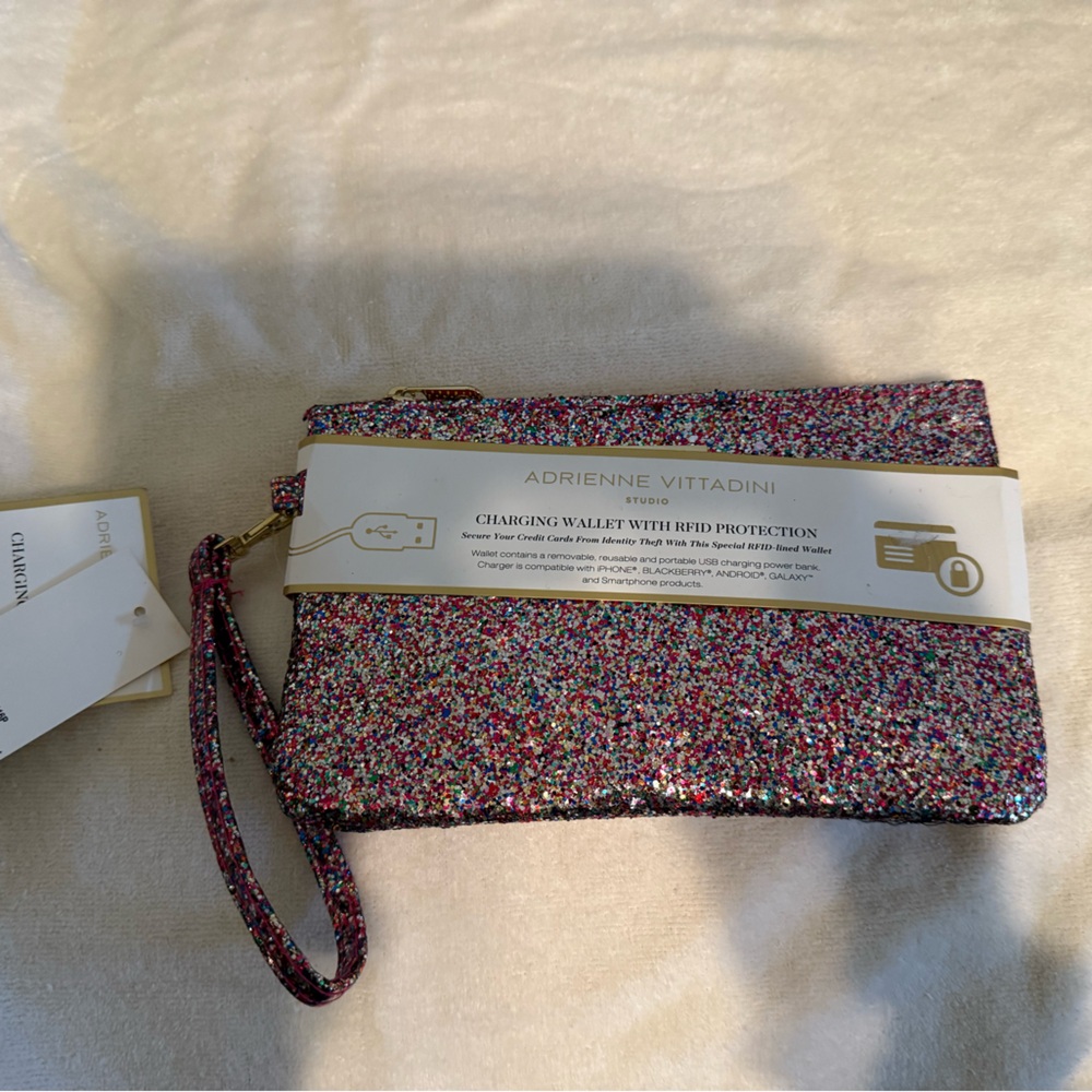 ADRIENNE VITTADINI STUDIO CHARGING WALLET WITH RFID PROTECTION